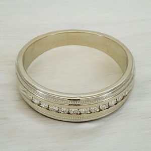 Engagement ring mens white gold 10k diamonds Size 10 Weight 4.9gm