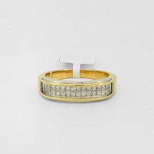 Rings Men 0.77ct 14 KT diamonds Size 10/2 Weight 7.7gm