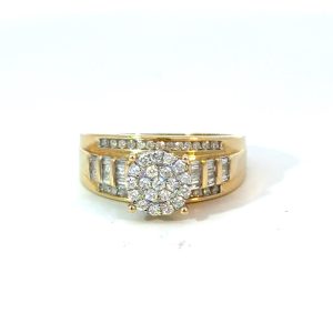 14K Gold 0.38 ctw Round Diamond Cluster Engagement Ring – Size 7.25