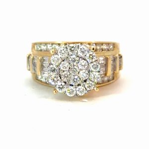 14K Gold 1.78 ctw Round Diamond Cluster Statement Ring – Size 7.5